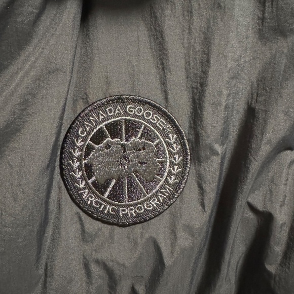 Canada Goose Men’s Everett Down Vest - Picture 3 of 6